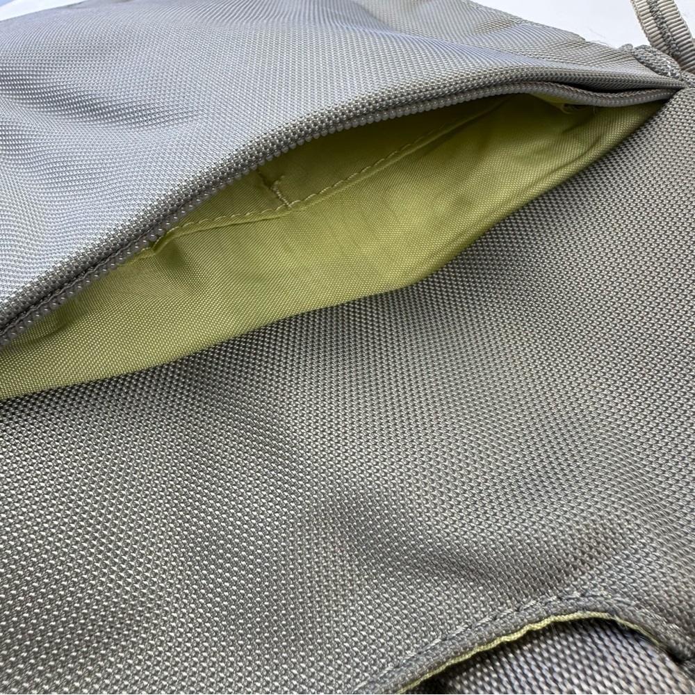 Incase Laptop Bag - Picture 7 of 7